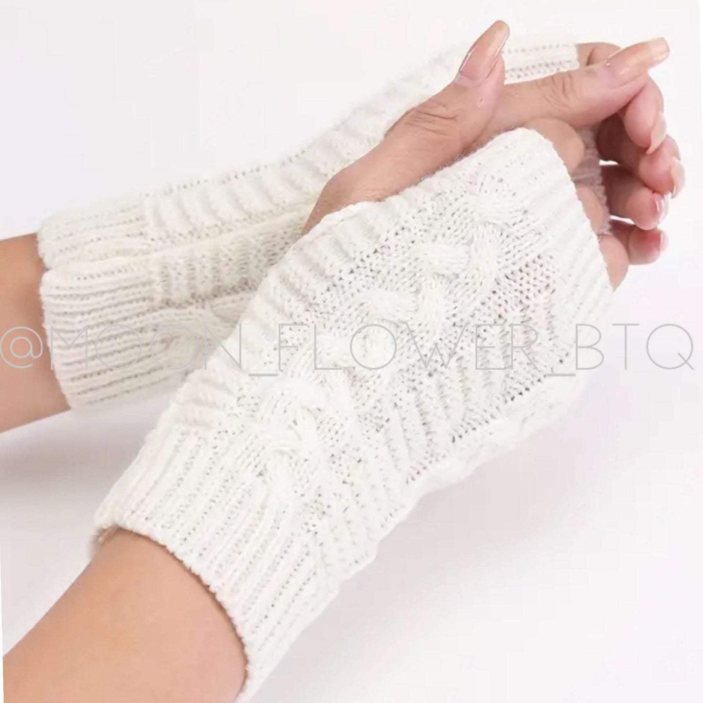 White Cable Knit Fingerless Gloves