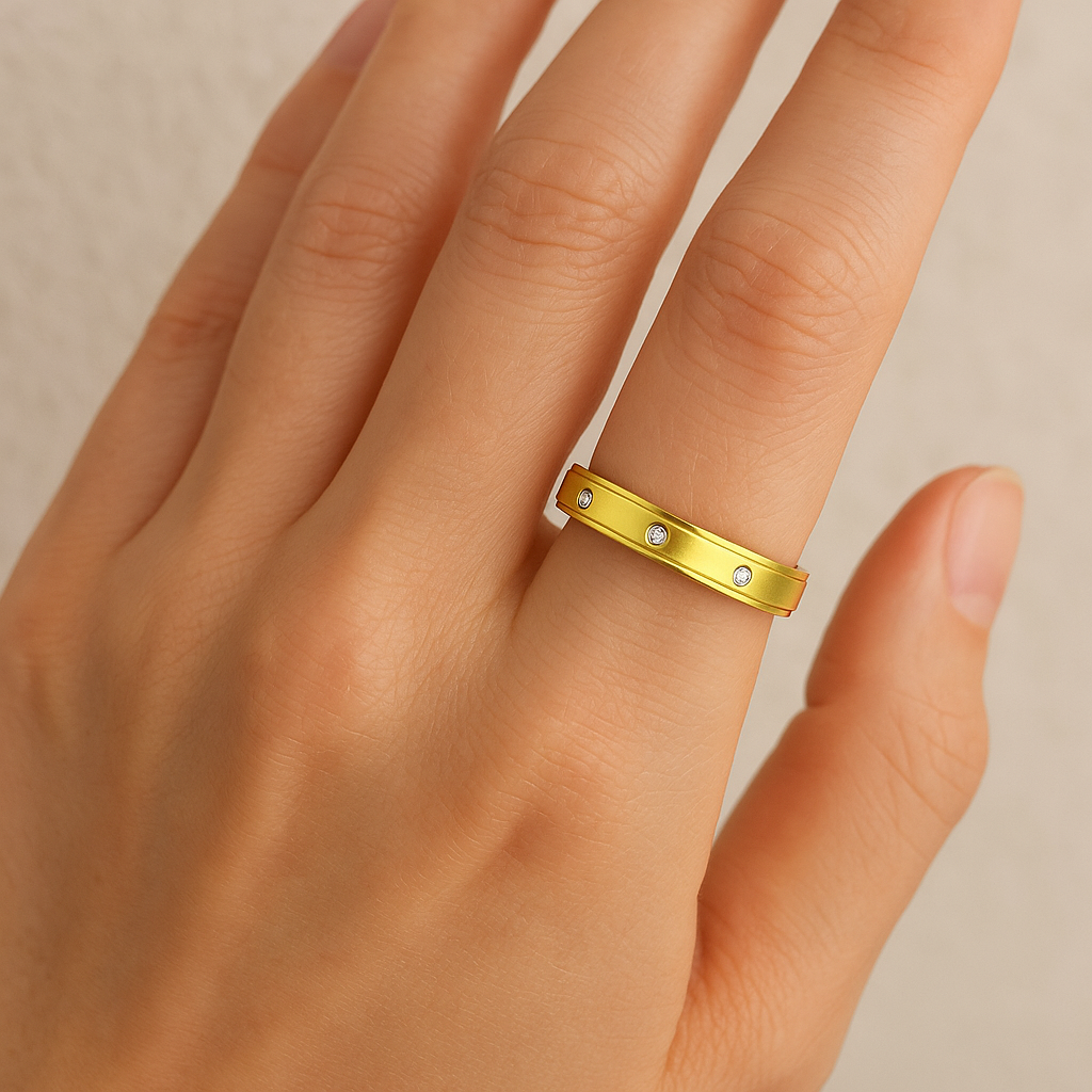 18K Gold Stainless Steel Spinner Ring with CZ Stones – Durable Anxiety Relief Band