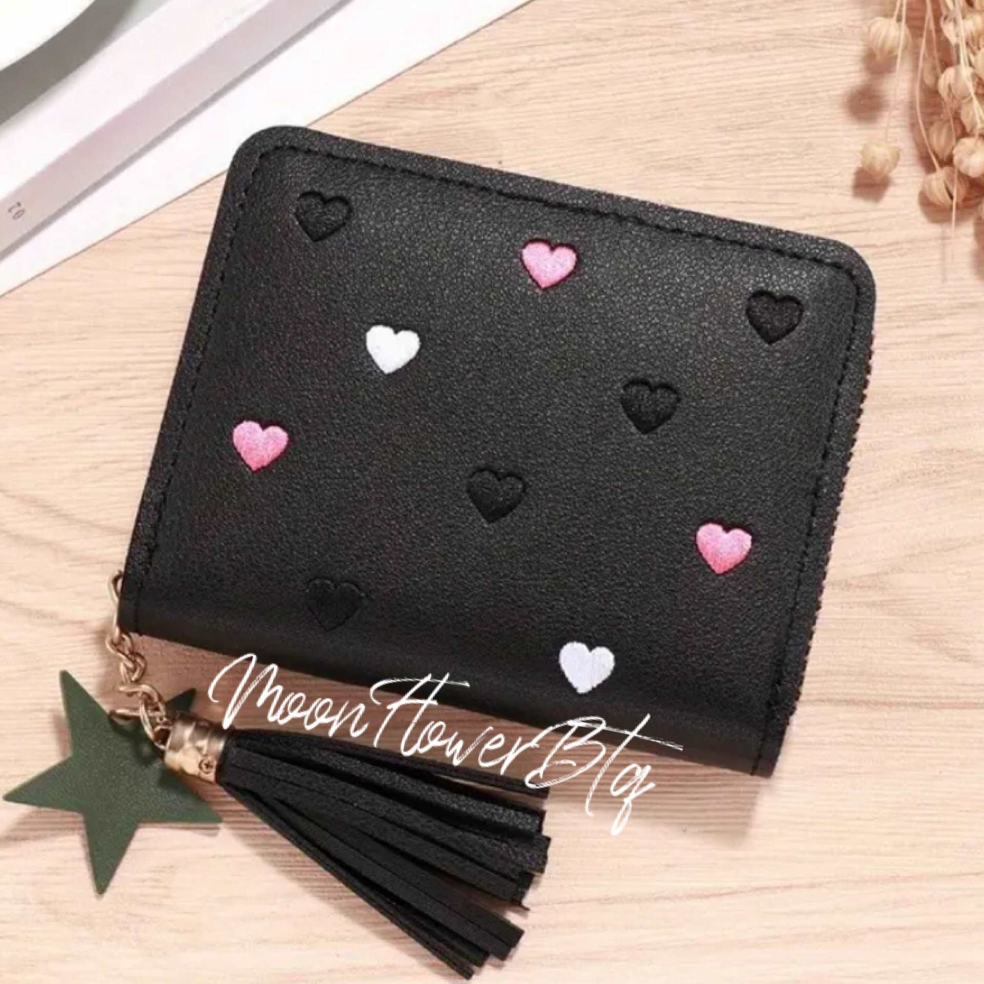 Black Heart Print Zip Top Wallet