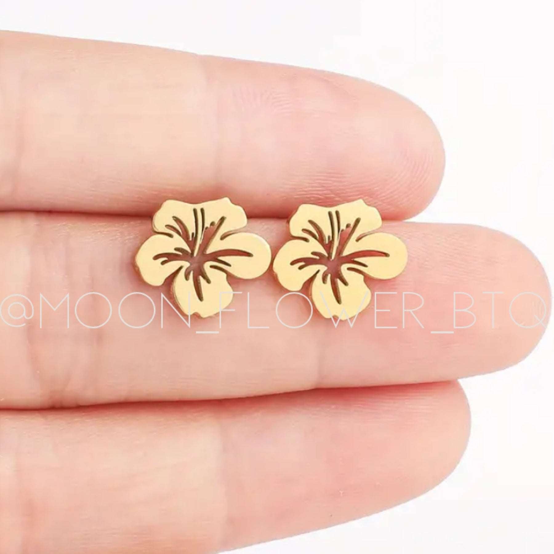 Gold Tropical Flower Cutout Stud Earrings