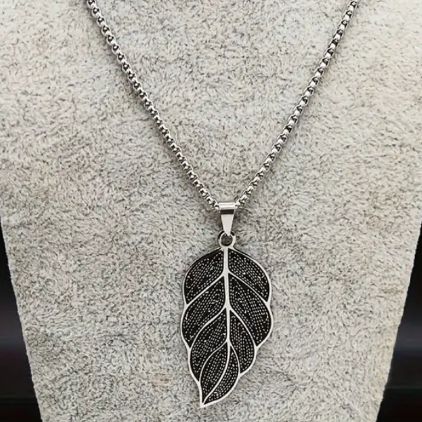 Silver Boho Leaf Pendant Necklace