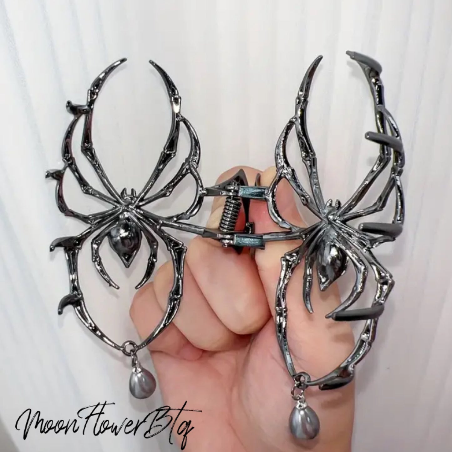 Black Spider Hair Claw Clip