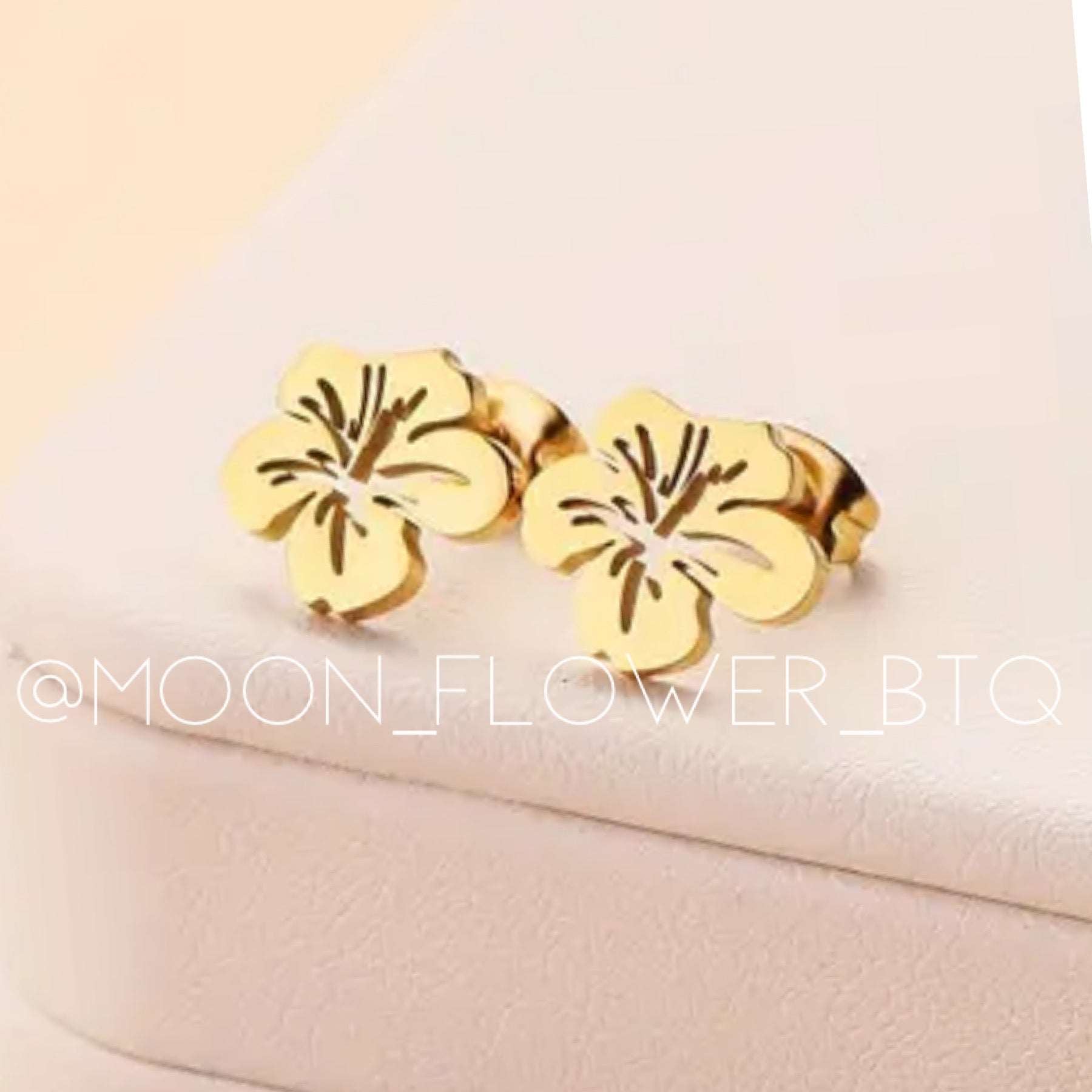 Gold Tropical Flower Cutout Stud Earrings