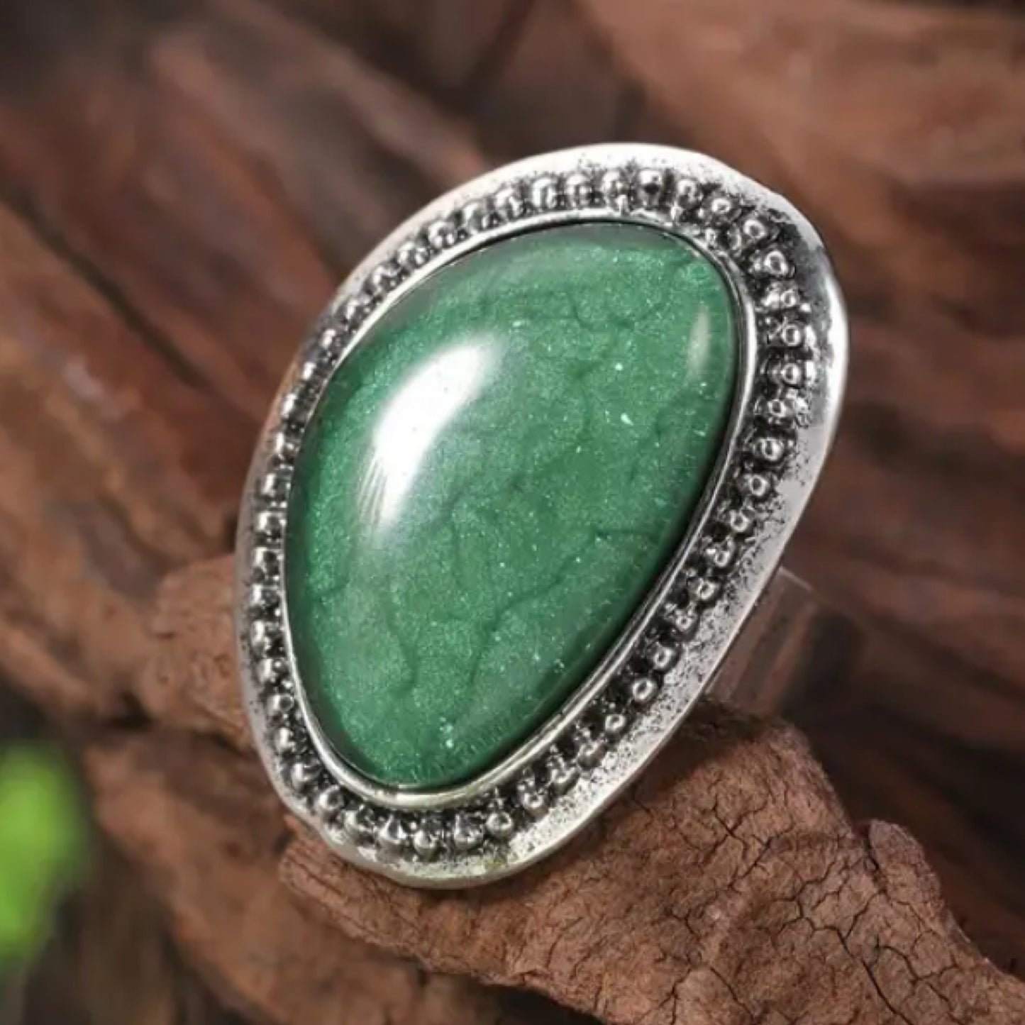 Green Oval Stone Statement Ring – Adjustable Boho Vintage Style