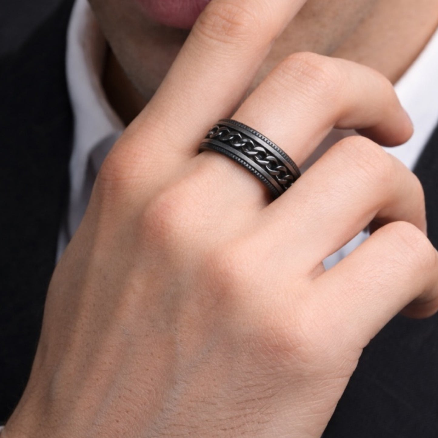Black Stainless Steel Chain Spinner Ring – Textured Edge Fidget Band