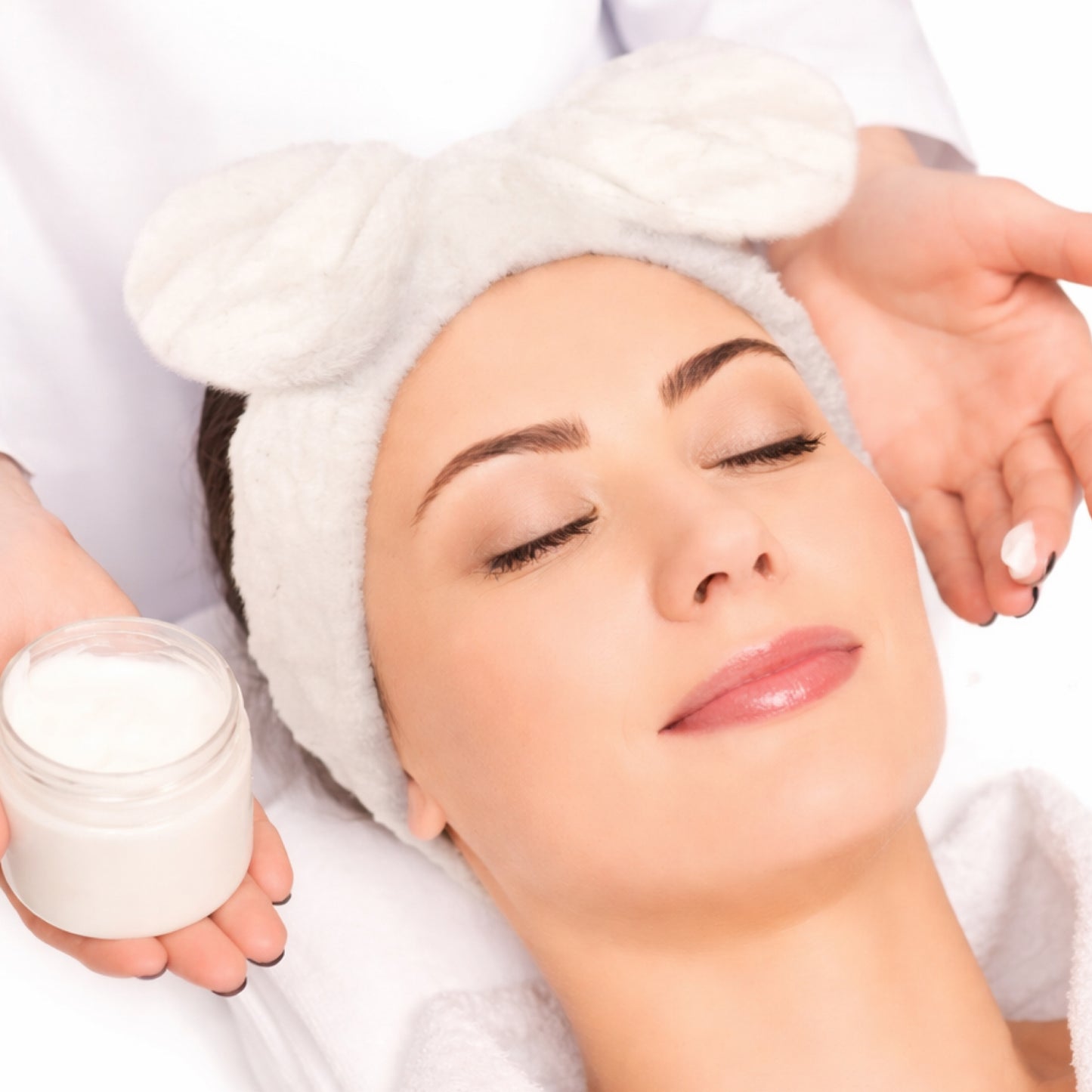 Cream Plush Bow Spa Headband – Soft Fleece Skincare & Makeup Hair Wrap