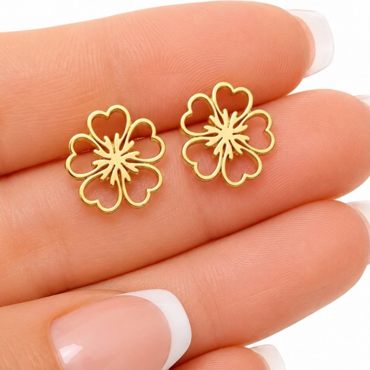 Gold Cutout Flower Stud Earrings