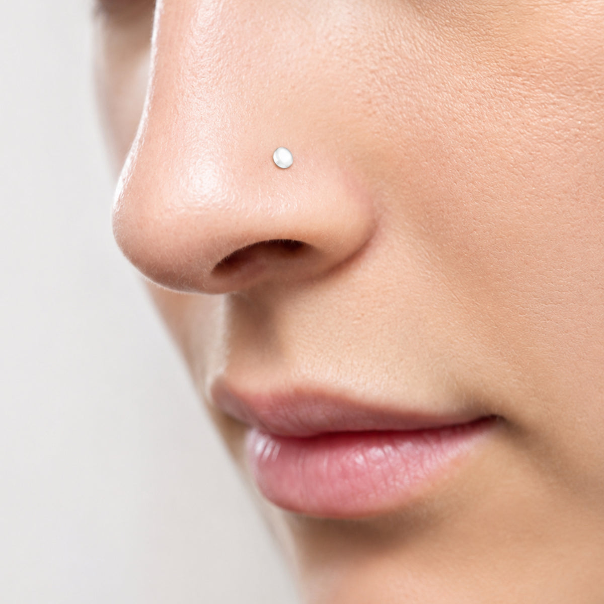Bio-Flex Clear L-Shaped Nose Retainer