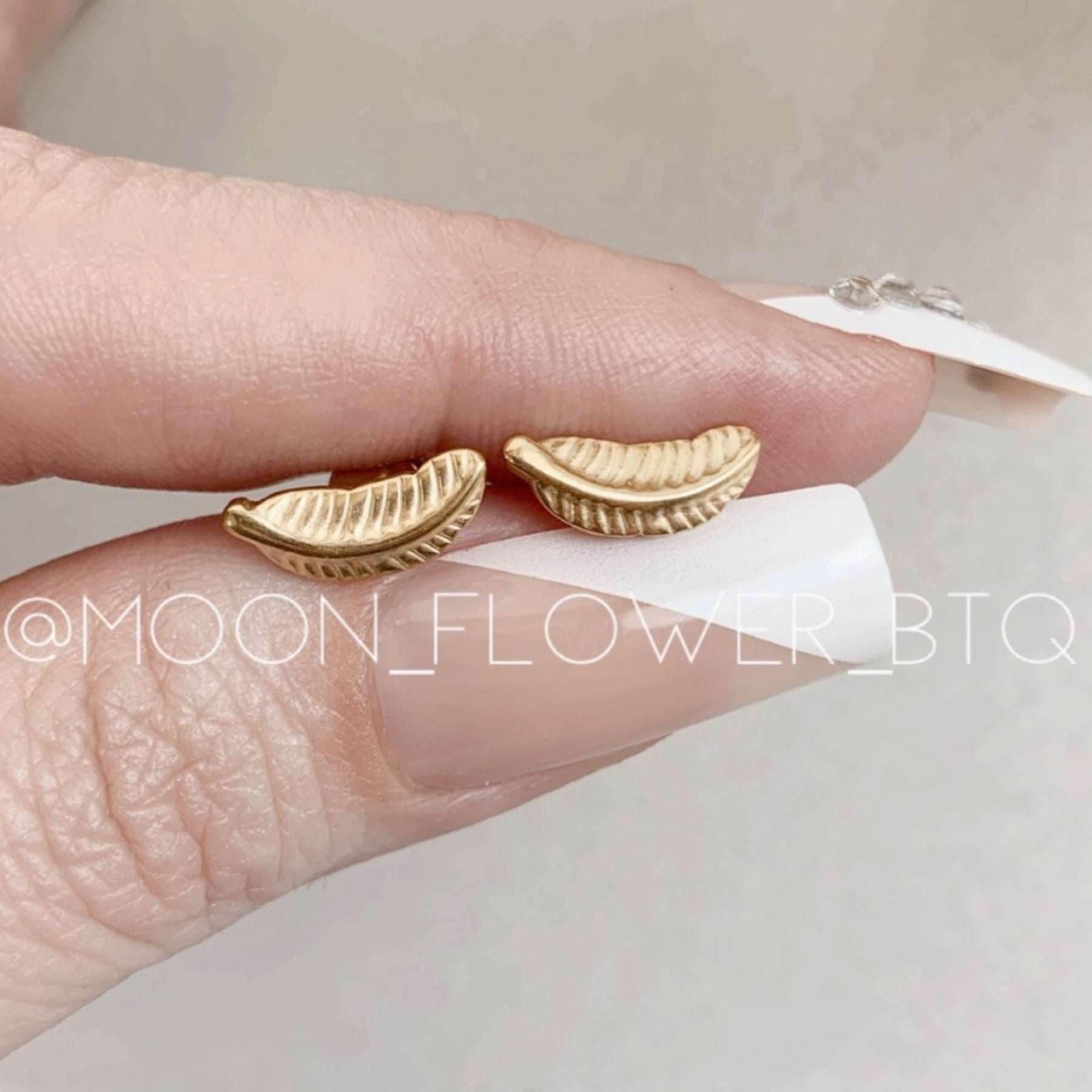 Gold Feather Flat Back Earrings