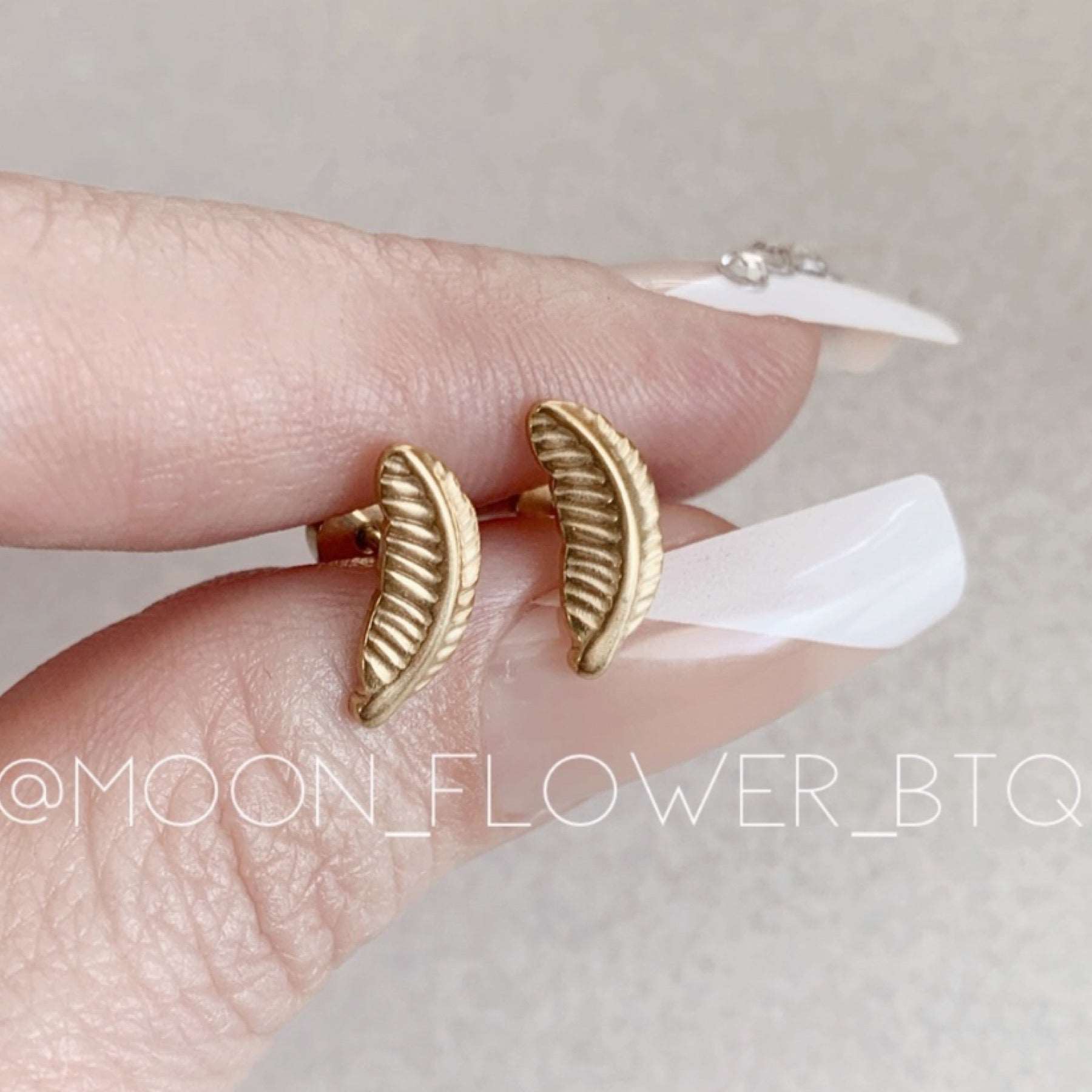 Gold Feather Flat Back Earrings